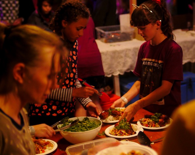 EMN_meal girls 2-75.jpg