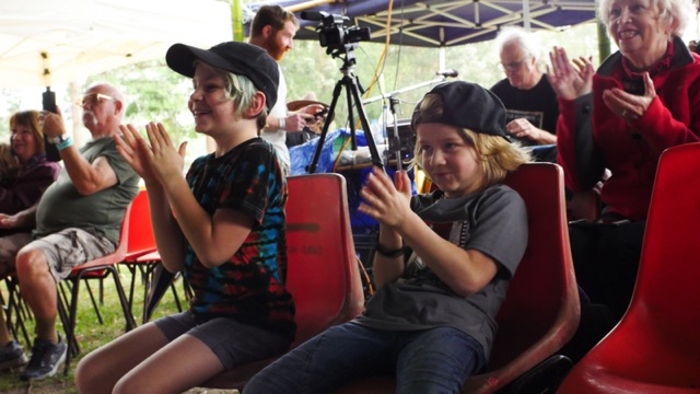 EMN_OCT_2018-18 clapping kids.jpg